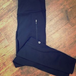 Lululemon invigorate 7/8 tight size 4